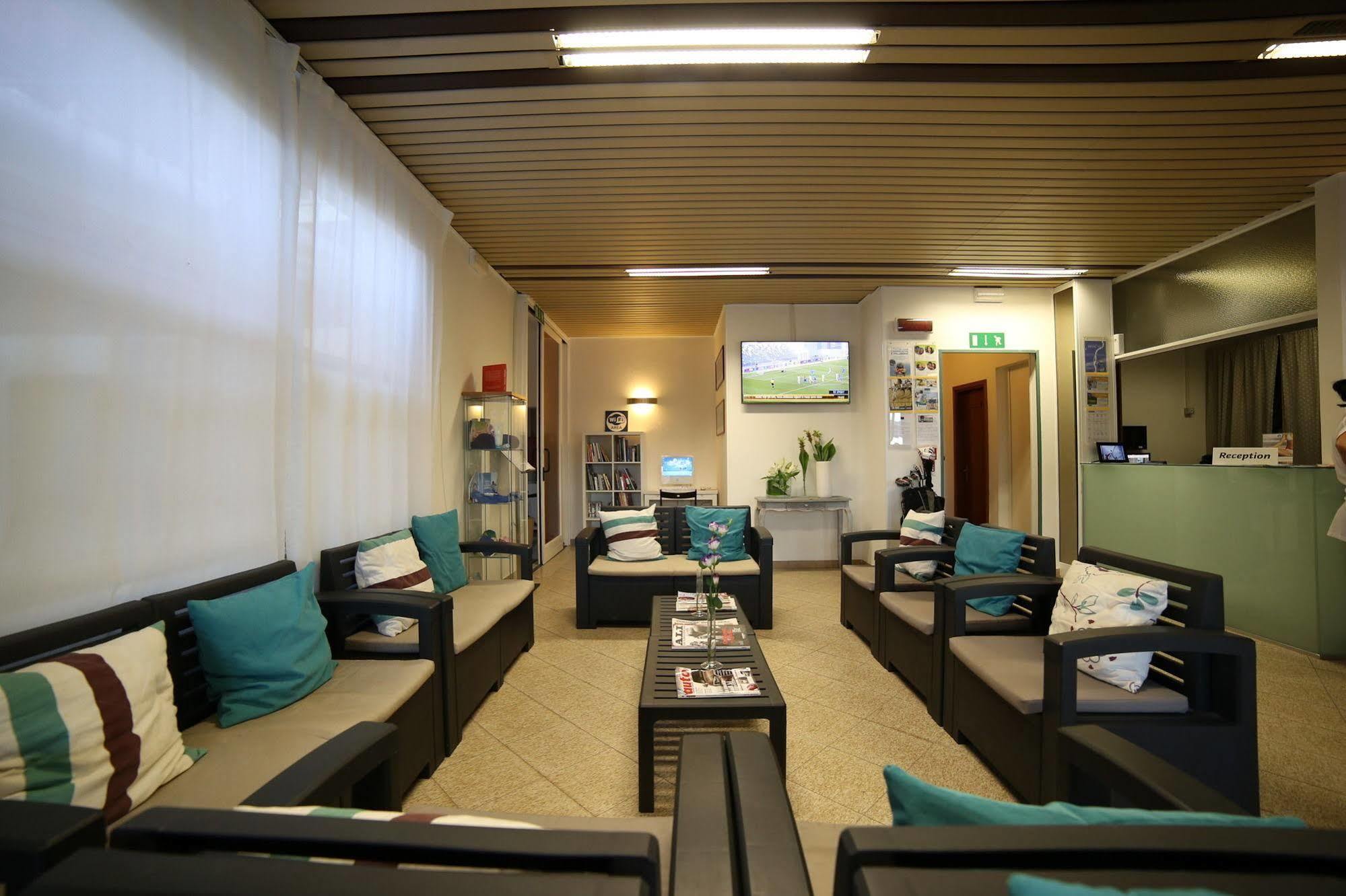 Sportur Club Hotel Cervia Exteriör bild